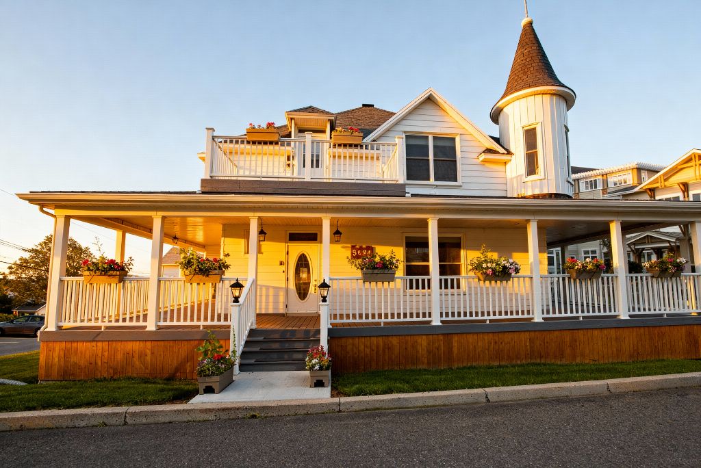 Façade au coucher du soleil